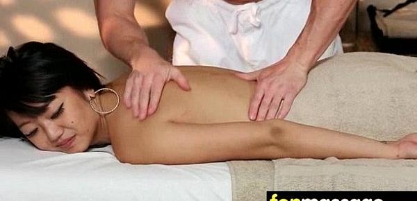  Massage Girl Sucks the Tip for a Tip 18
